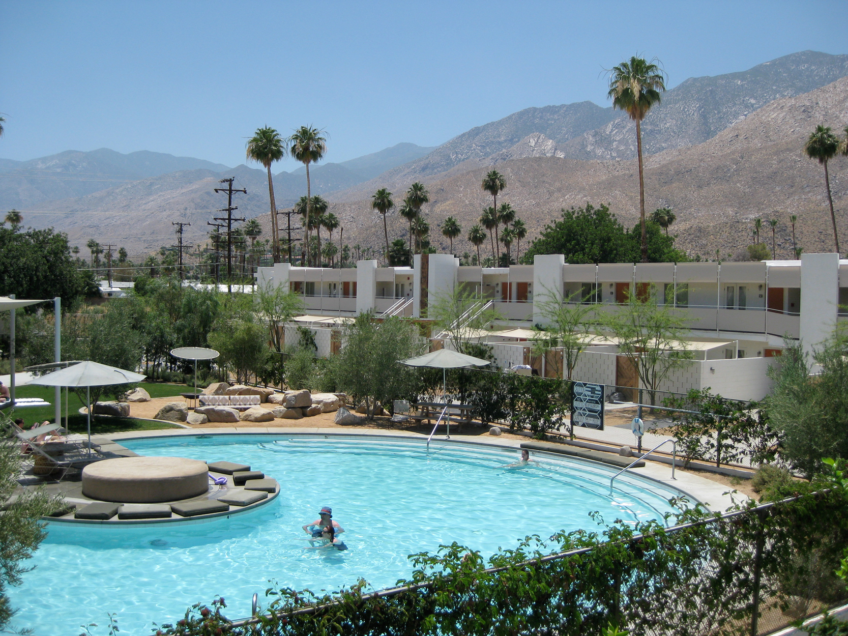 Ace-Hotel-Palm-Springs - meltingbutter.com - Design-Hotel-hotspot4