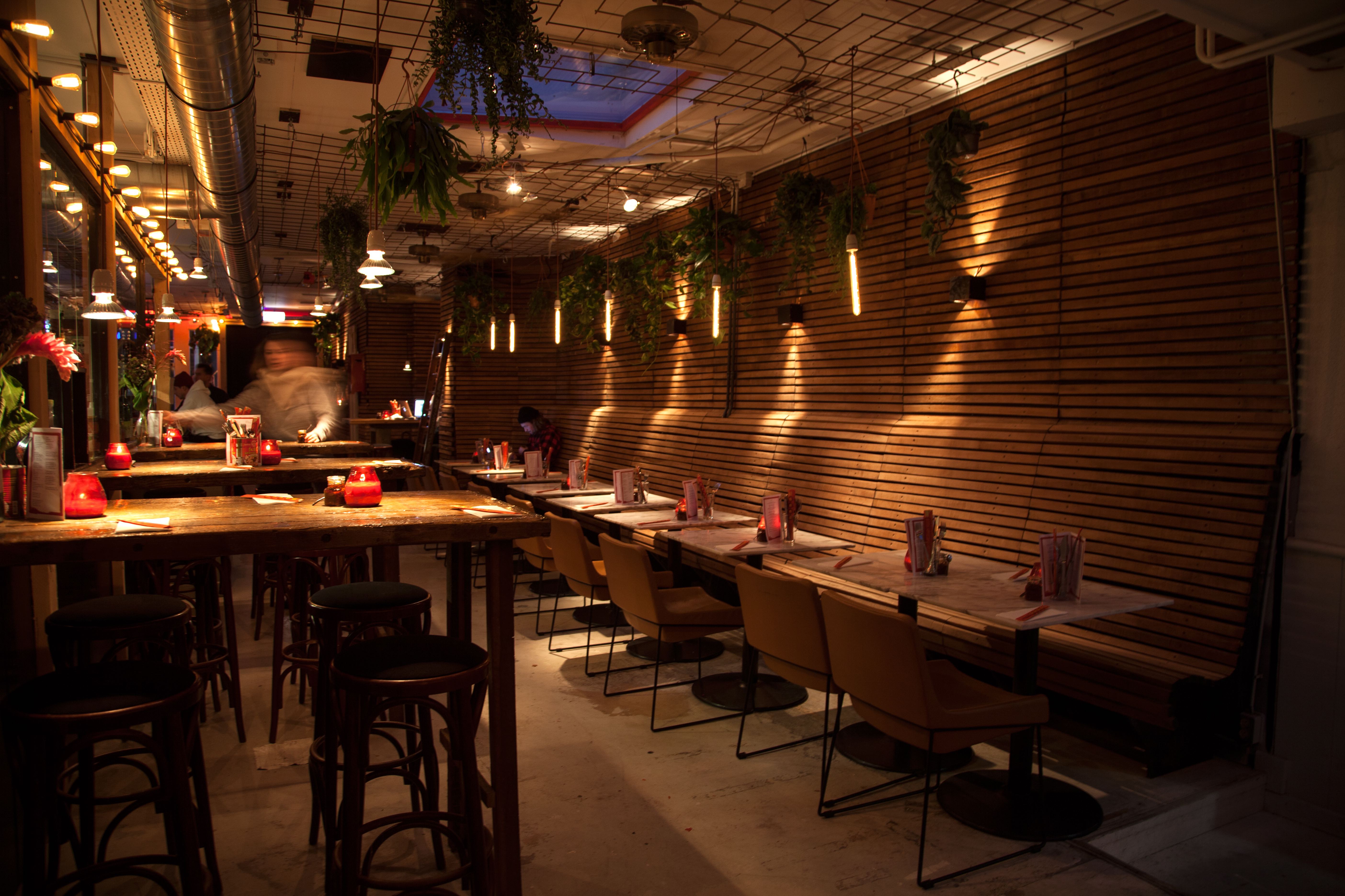 Dum Dum Palace Amsterdam Restaurant Hotspot
